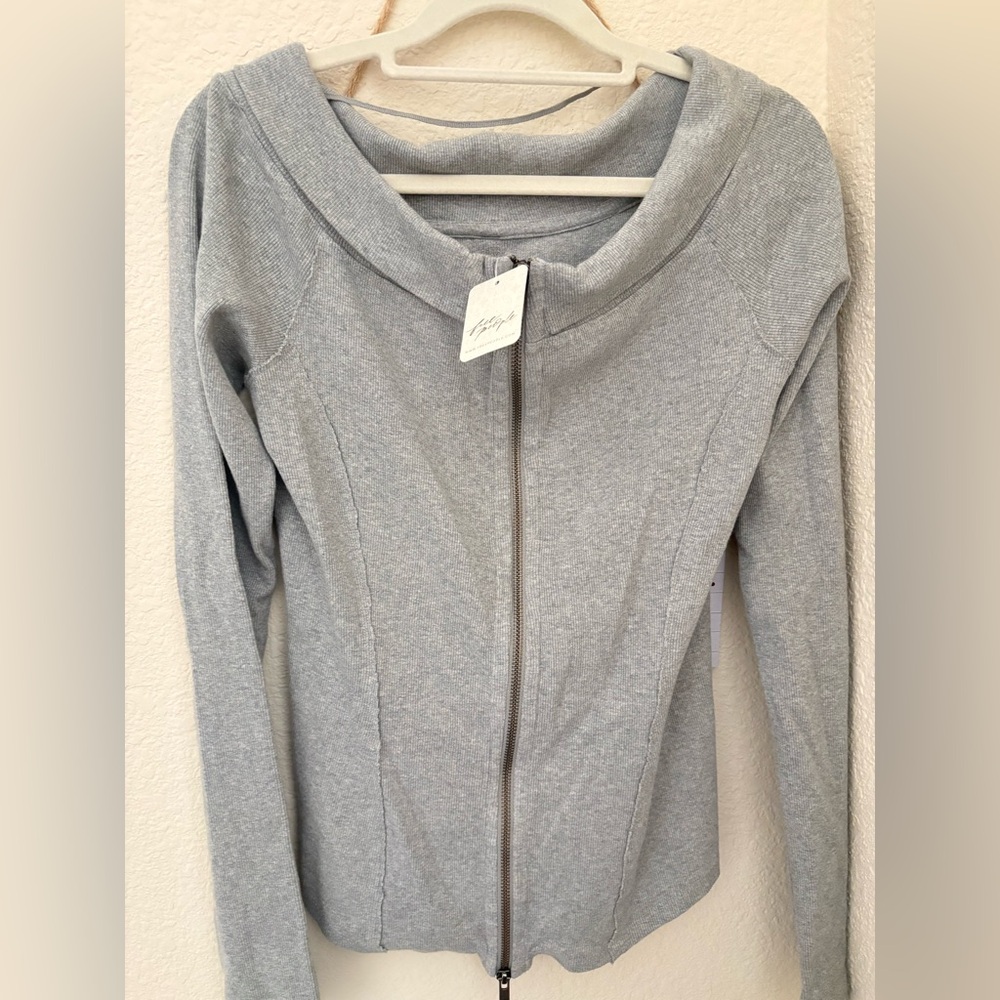 Free People  Movement Heather Gray  Zip-Up Top- fits more of a medium